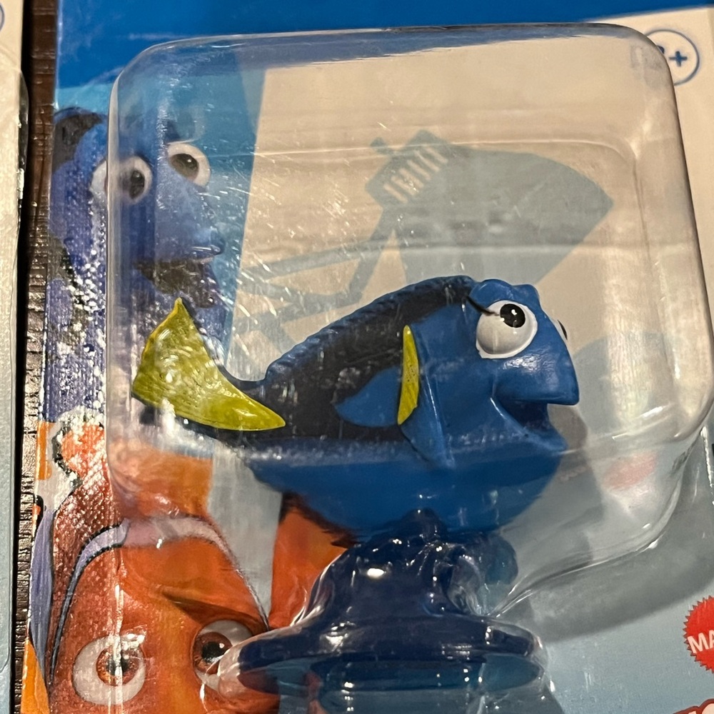 Finding Nemo Micro Figure lot Bruce Dory Nemo
Miniatures new - Picture 3 of 5